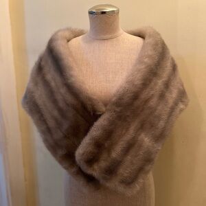 VINTAGE authentic mink fur shawl in gray